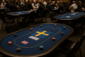 Pokerbord med marker och svensk flagga